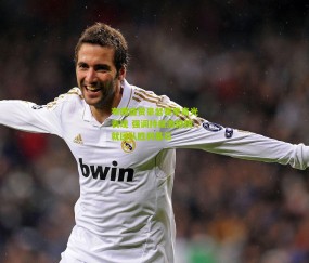 布朗盛赞豪瑟赛季高光表现 强调持续激励铸就团队胜利基石